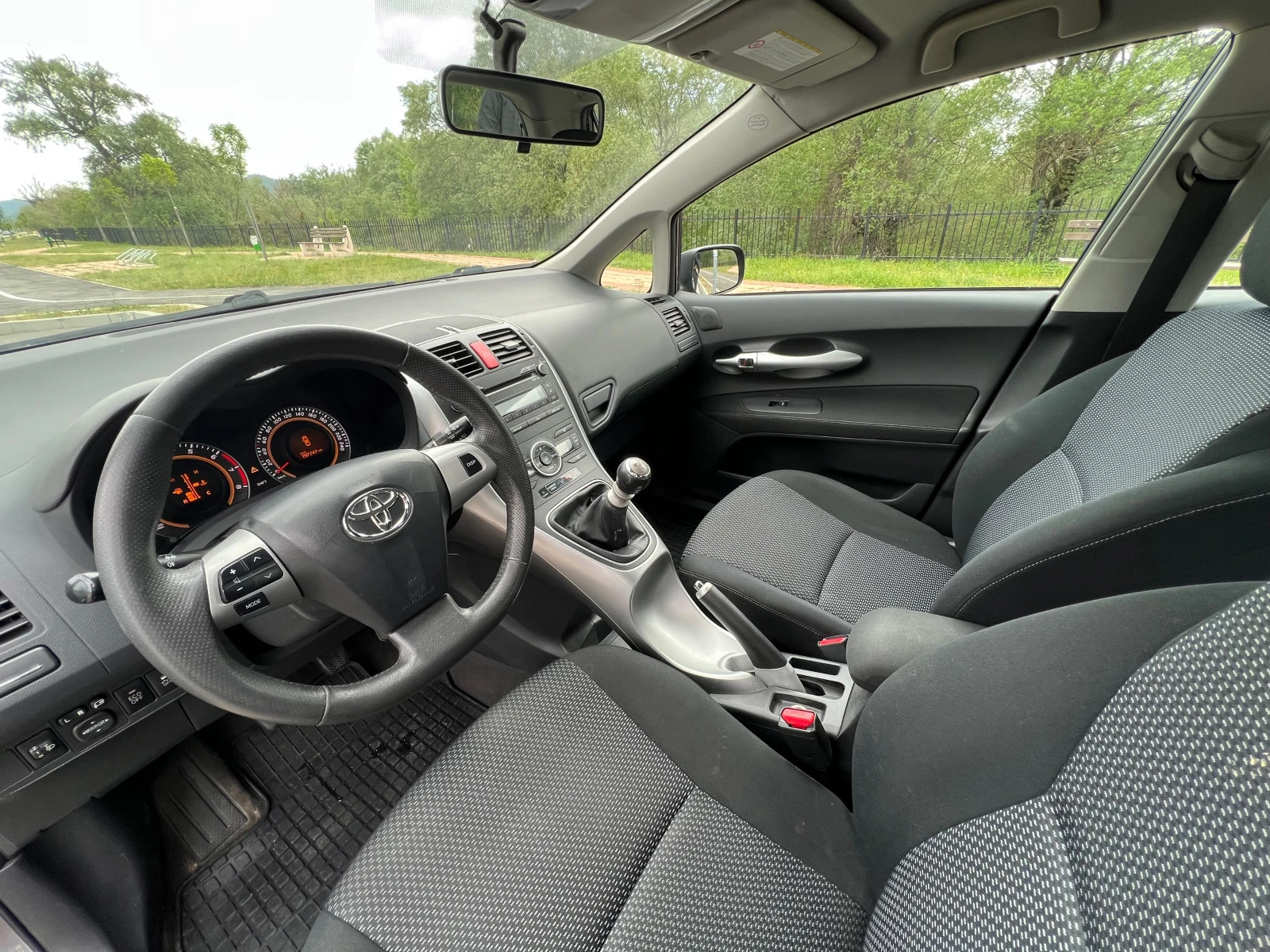 Toyota Auris 1.3 VVTI - изображение 9
