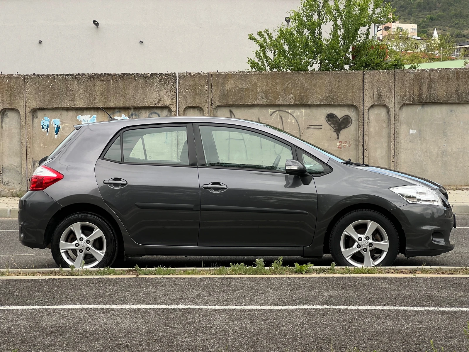 Toyota Auris 1.3 VVTI - изображение 6