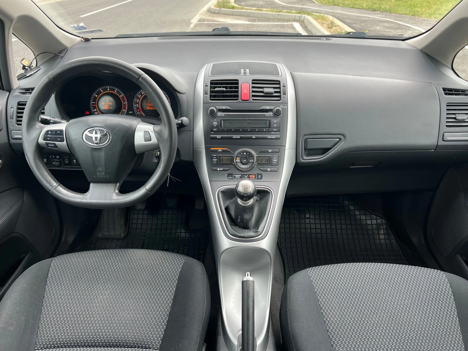 Toyota Auris 1.3 VVTI - изображение 10