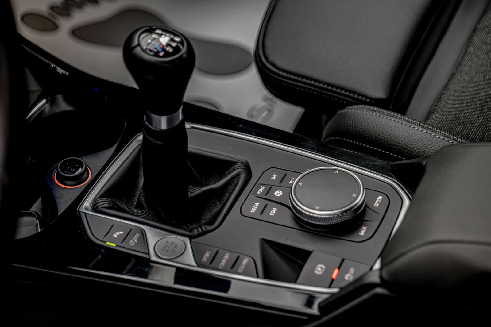BMW 118 ComfortLine/Sport packet/PDC/Led/Подгрев - изображение 8