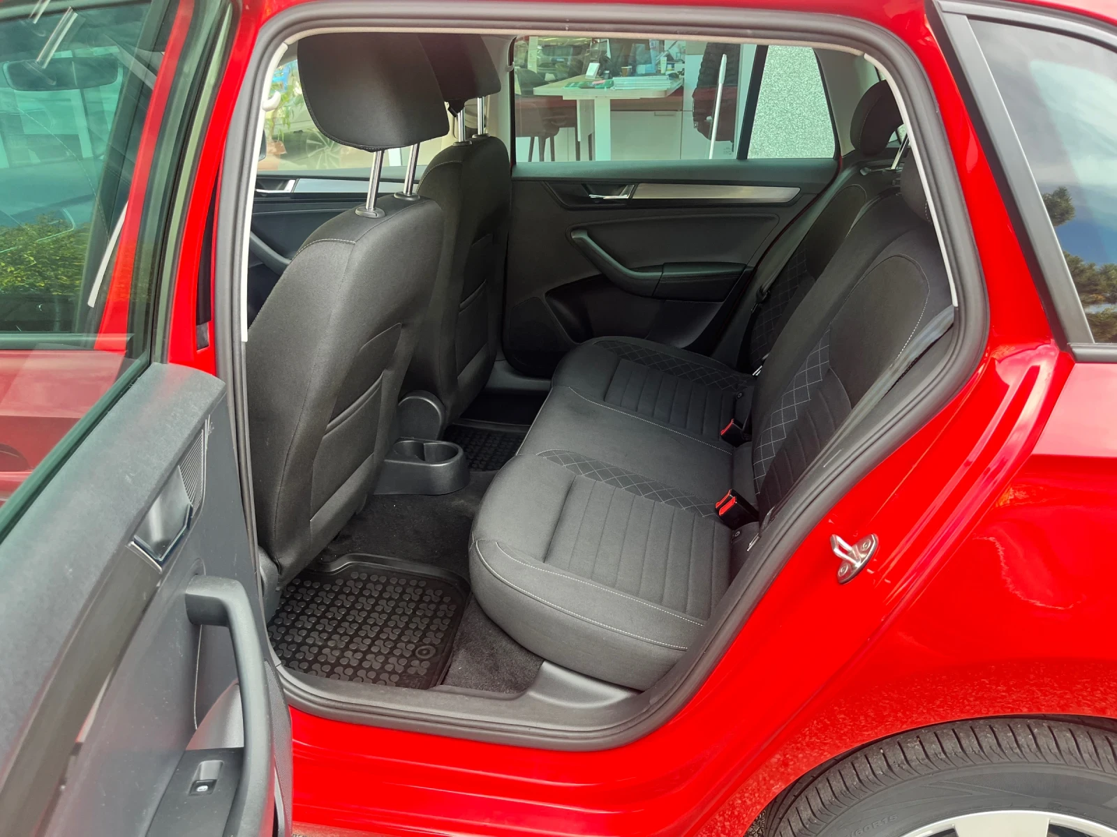 Skoda Rapid 1.0 TSI - изображение 5