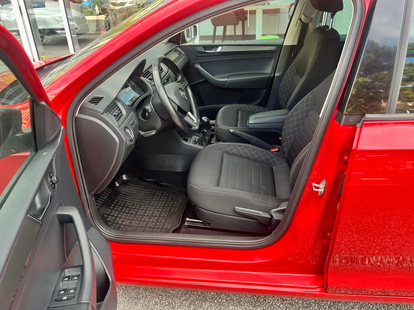 Skoda Rapid 1.0 TSI - изображение 6