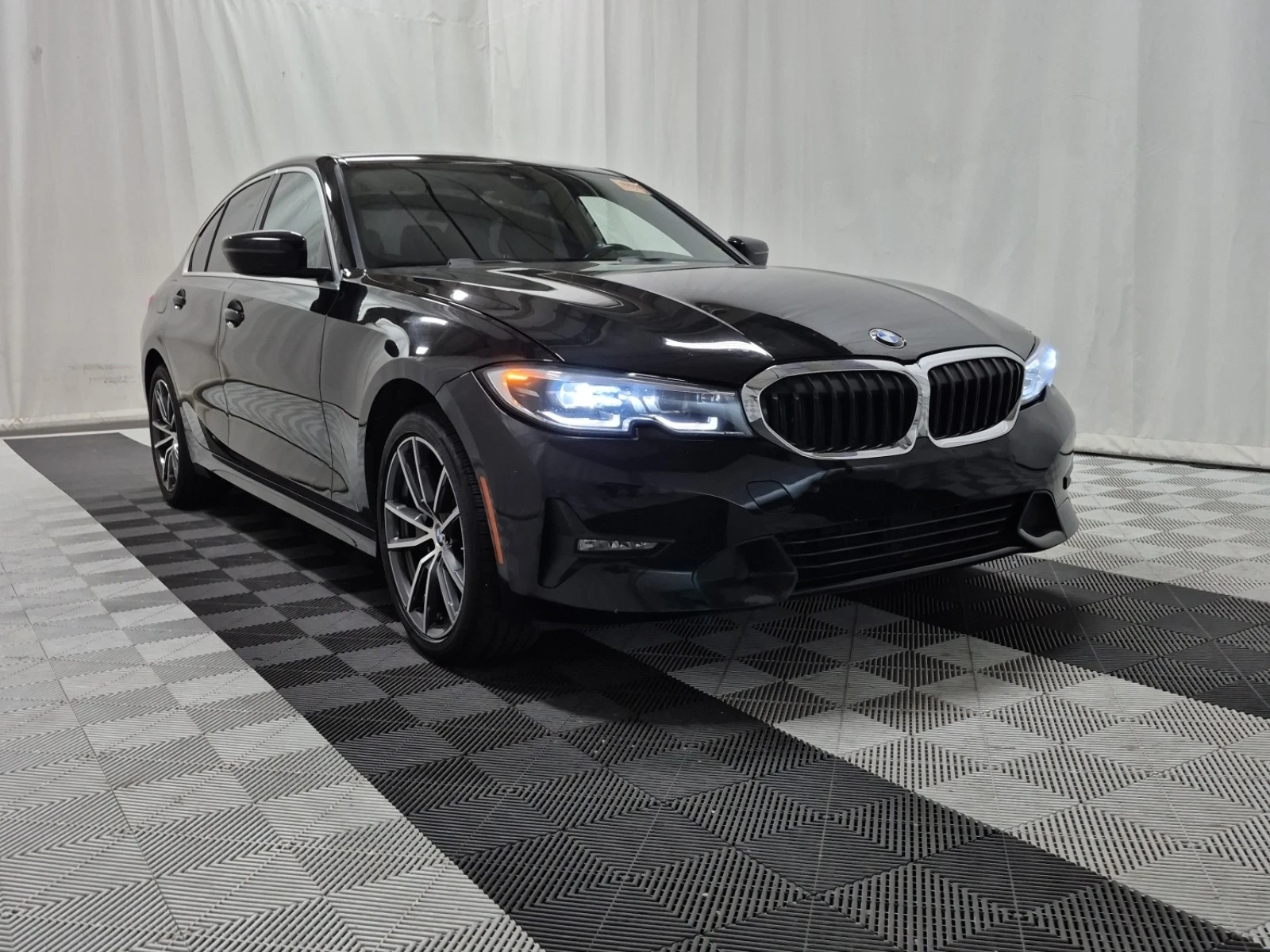 BMW 330 XDRIVE * * CARFAX * * АВТО КРЕДИТ * *  - изображение 3