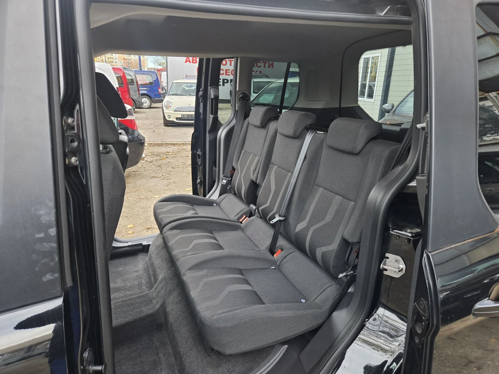 Ford Tourneo Connect  - изображение 8