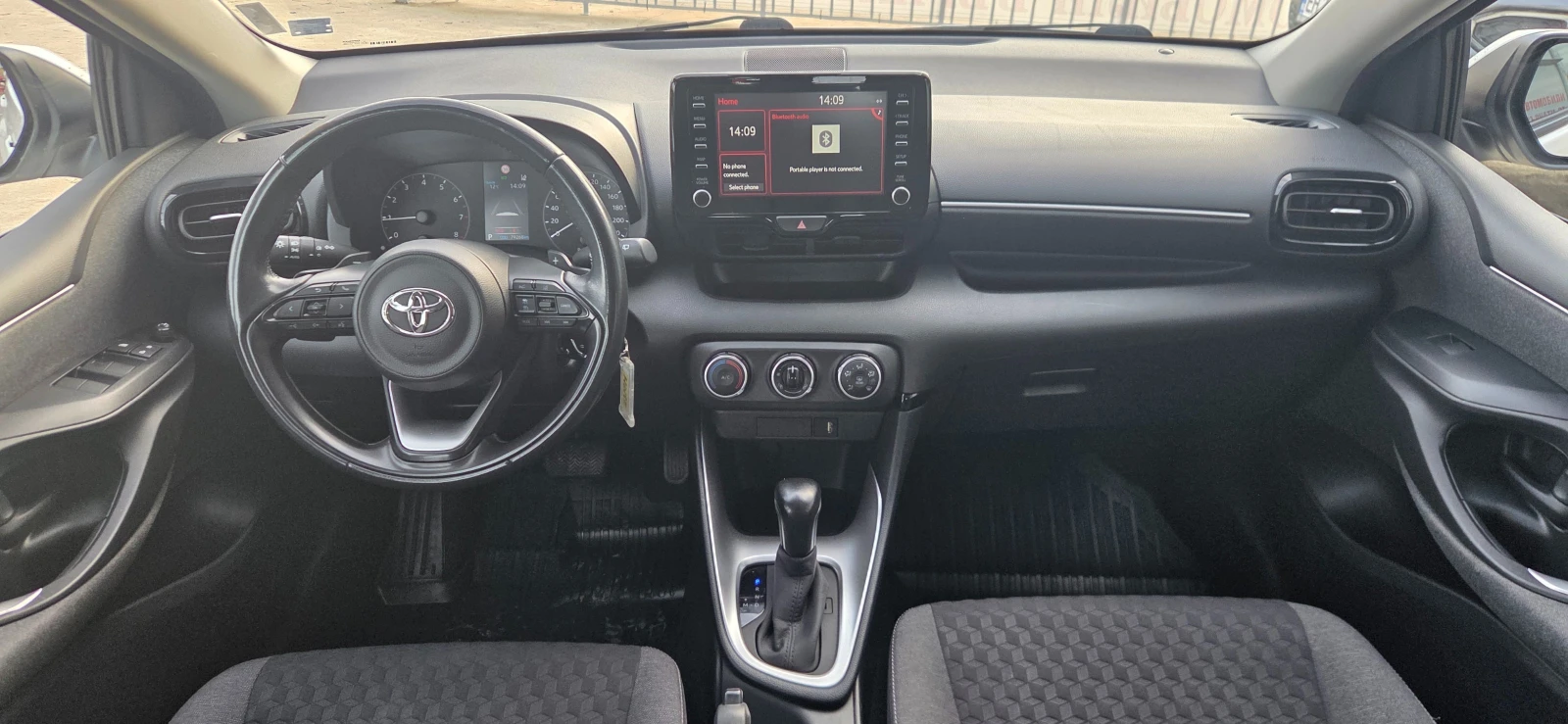 Toyota Yaris ГАРАНЦИЯ 05.2031г. - изображение 10