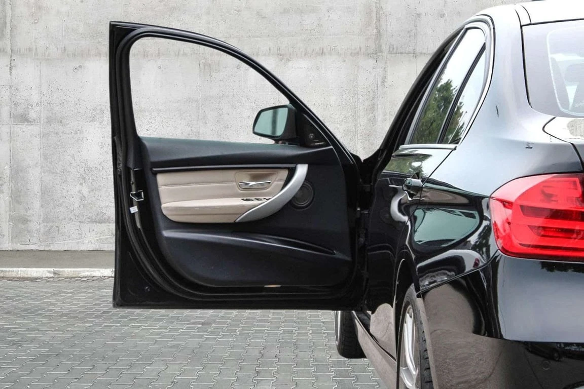 BMW 335 * xDrive/xDrive SA * CARFAX * ���� �� �� | Mobile.bg � ����������� 13