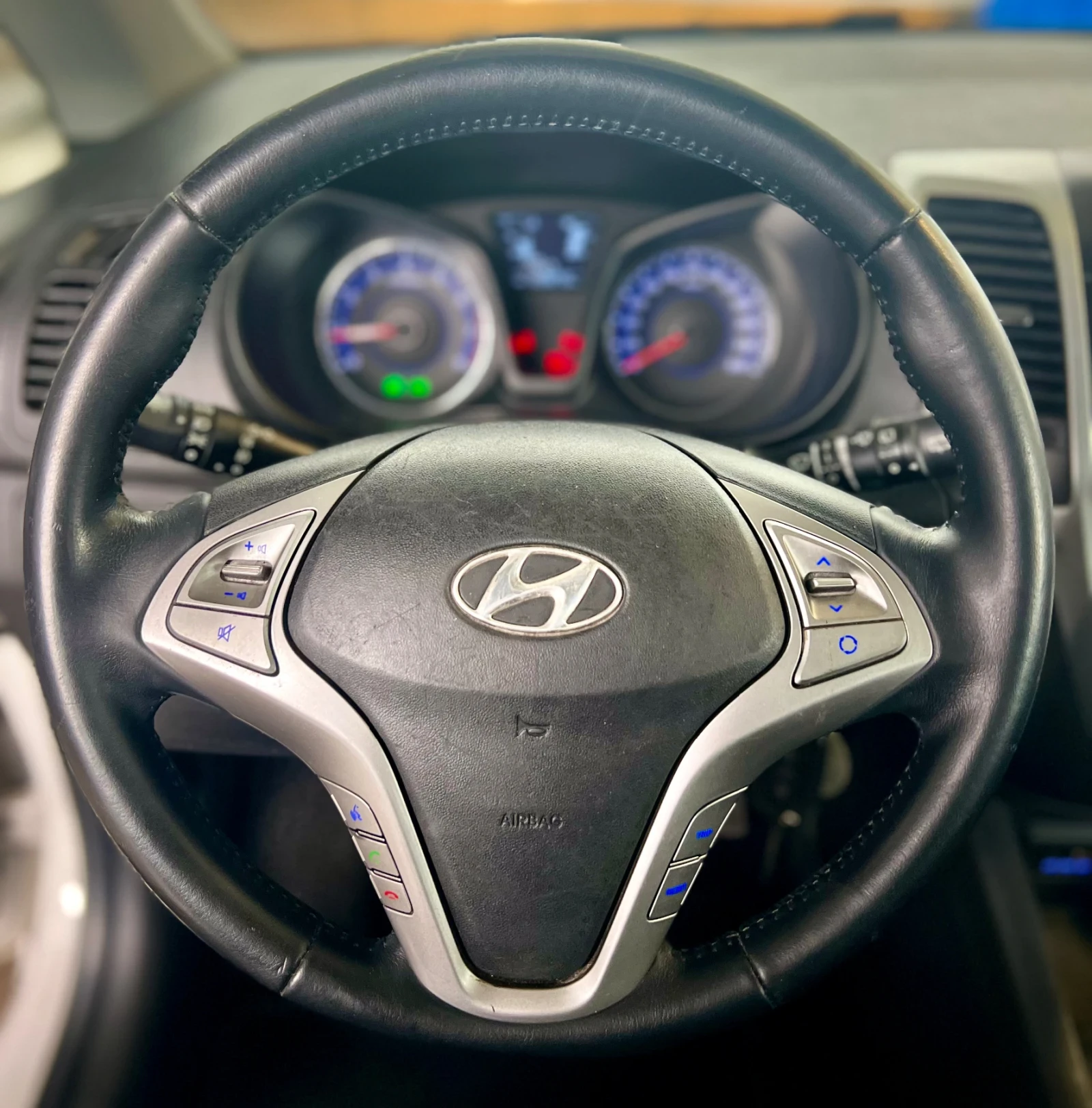 Hyundai Ix20 1.4 - изображение 6