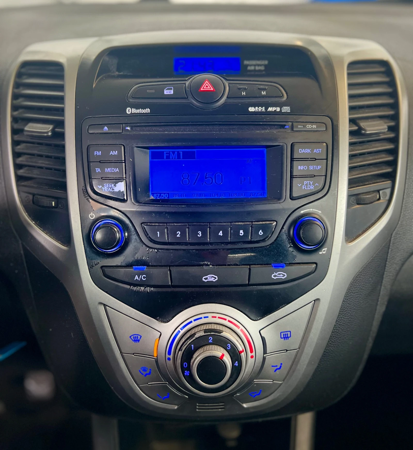 Hyundai Ix20 1.4 - изображение 7