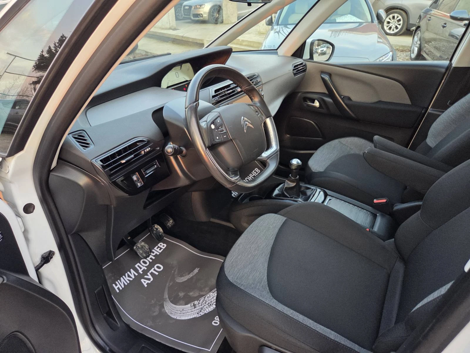 Citroen C4 Picasso 1.6HDI-100k.s-NAVI-EURO 6, снимка 10 - Автомобили и джипове - 53691589