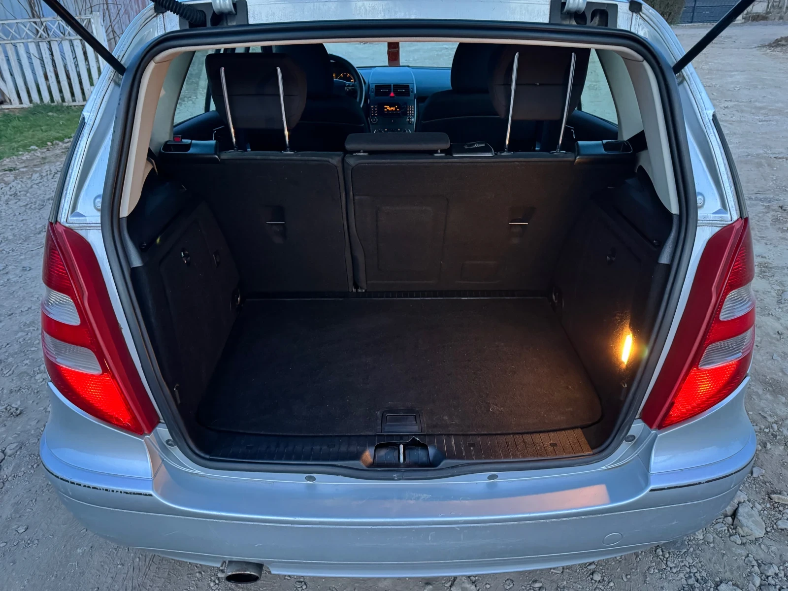 Mercedes-Benz A 180 Aвтоматик фейс 2008г 4 врати, снимка 13 - Автомобили и джипове - 53868453