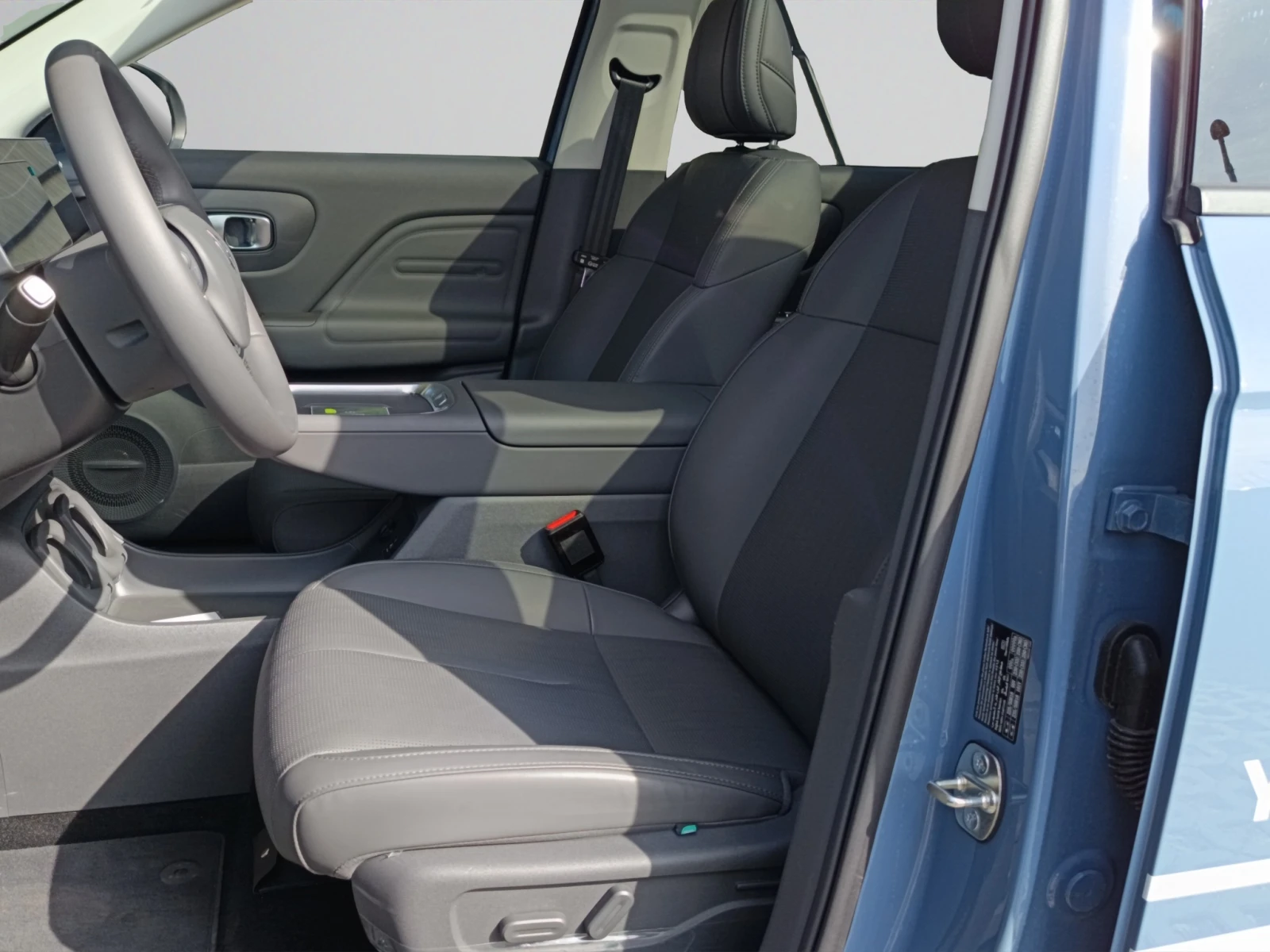 Leapmotor B10 DESIGN, снимка 15 - Автомобили и джипове - 54105641