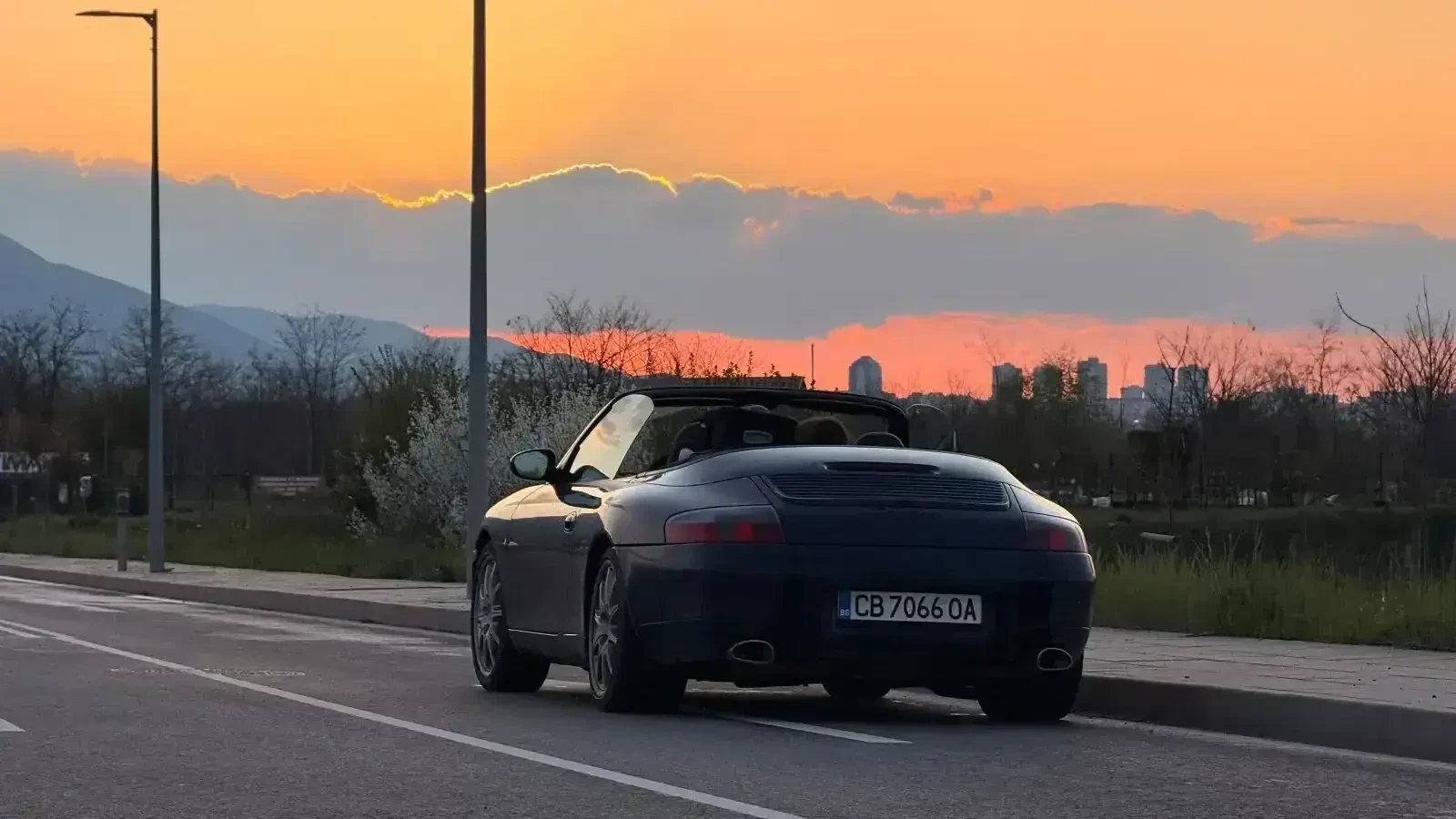Porsche 911 Carrera, снимка 2 - Автомобили и джипове - 55717886