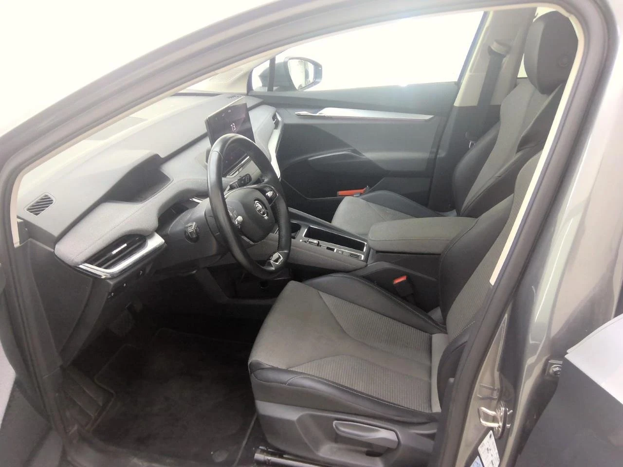 Skoda Enyaq 60, снимка 11 - Автомобили и джипове - 55613165