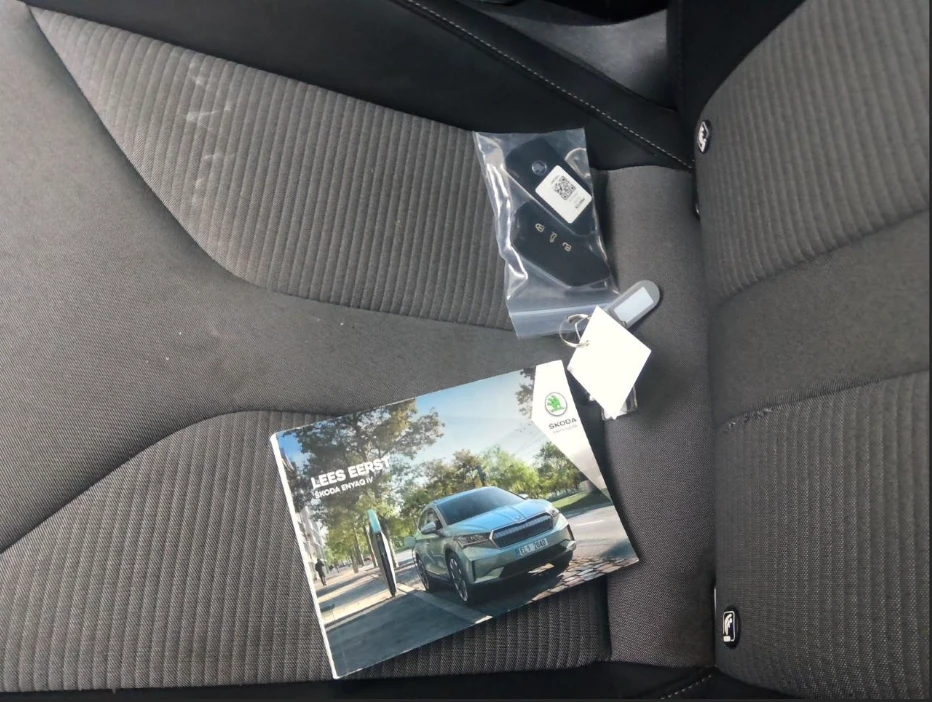 Skoda Enyaq 60, снимка 16 - Автомобили и джипове - 55613165