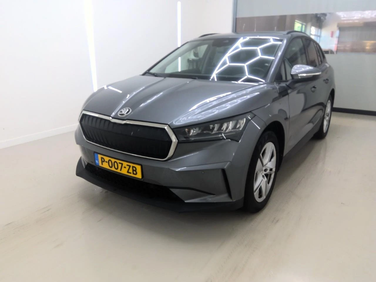 Skoda Enyaq 60, снимка 2 - Автомобили и джипове - 55613165