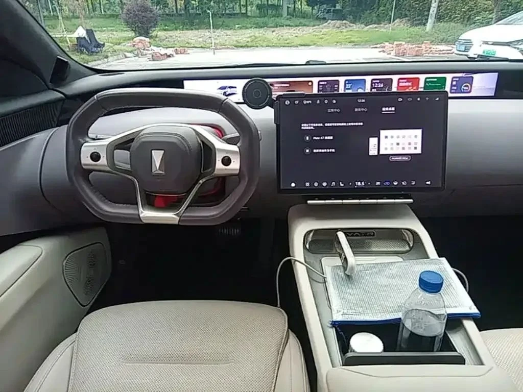 Avatr 12, снимка 8 - Автомобили и джипове - 56689920