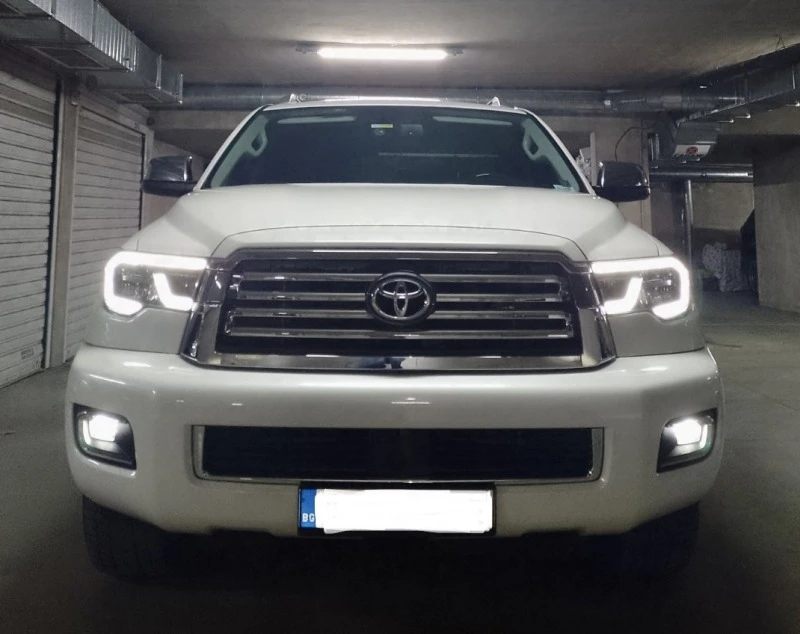 Toyota Sequoia 5.7i PLATINUM, снимка 1 - Автомобили и джипове - 47864008