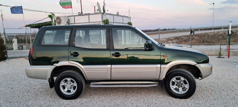 Nissan Terrano 2.7 ITALIA 125kc, снимка 8 - Автомобили и джипове - 49213652