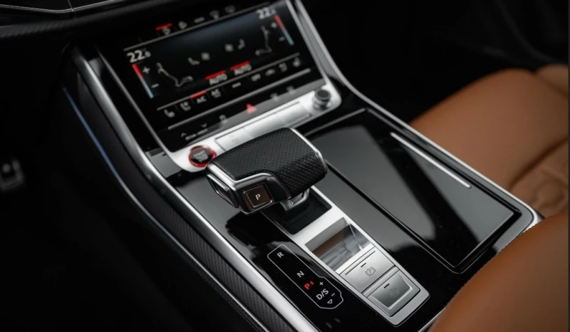 Audi RSQ8, снимка 9 - Автомобили и джипове - 52526933