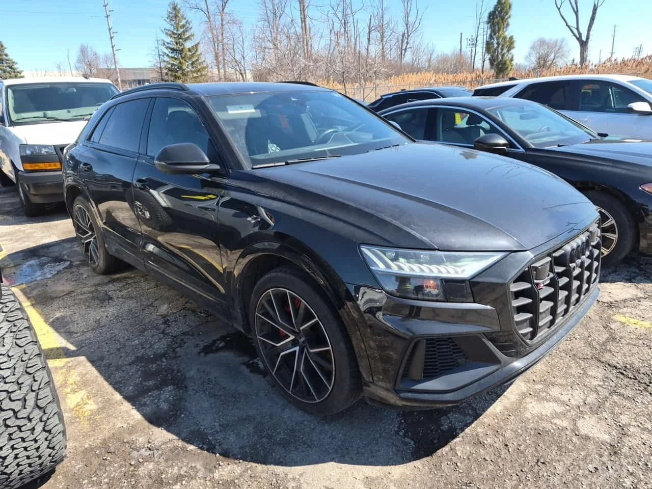 Audi SQ8 | DISTRONIC| MATRIX| 2 КЛЮЧА| ПАНО| HUD| ОБДУХВАНЕ, снимка 3 - Автомобили и джипове - 54002358