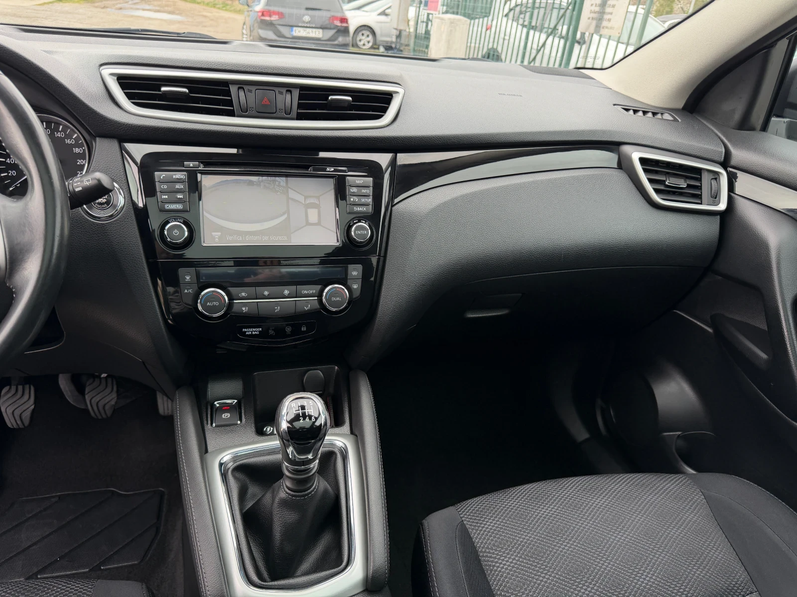 Nissan Qashqai 1.5 DCI, снимка 14 - Автомобили и джипове - 54055972