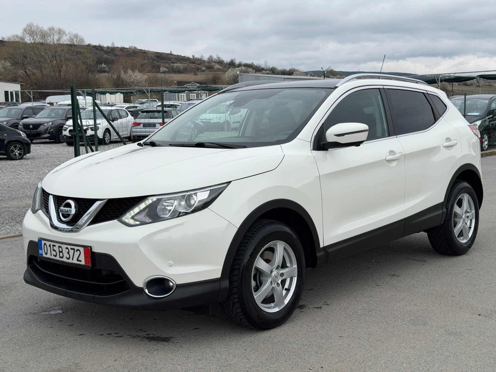 Nissan Qashqai 1.5 DCI, снимка 3 - Автомобили и джипове - 54055972