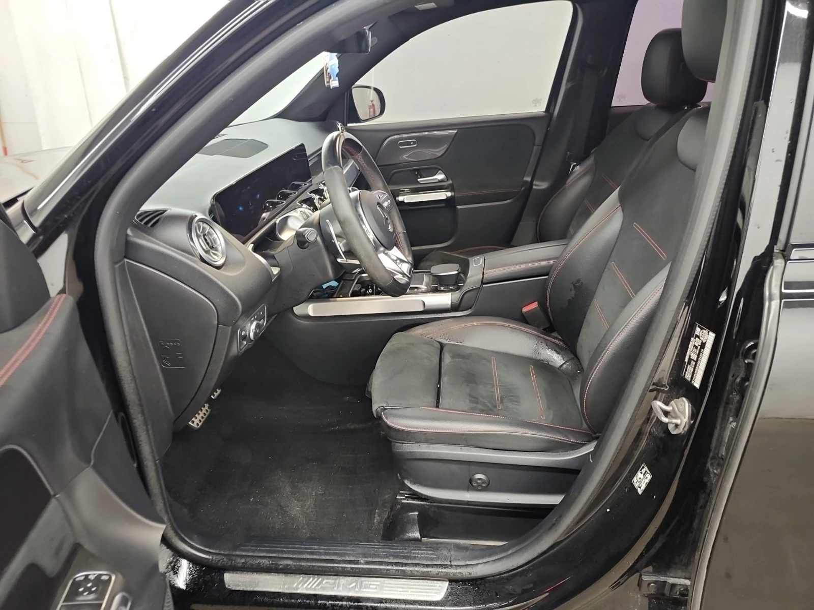 Mercedes-Benz GLB35AMG 4MATIC SUV, снимка 12 - Автомобили и джипове - 54459708