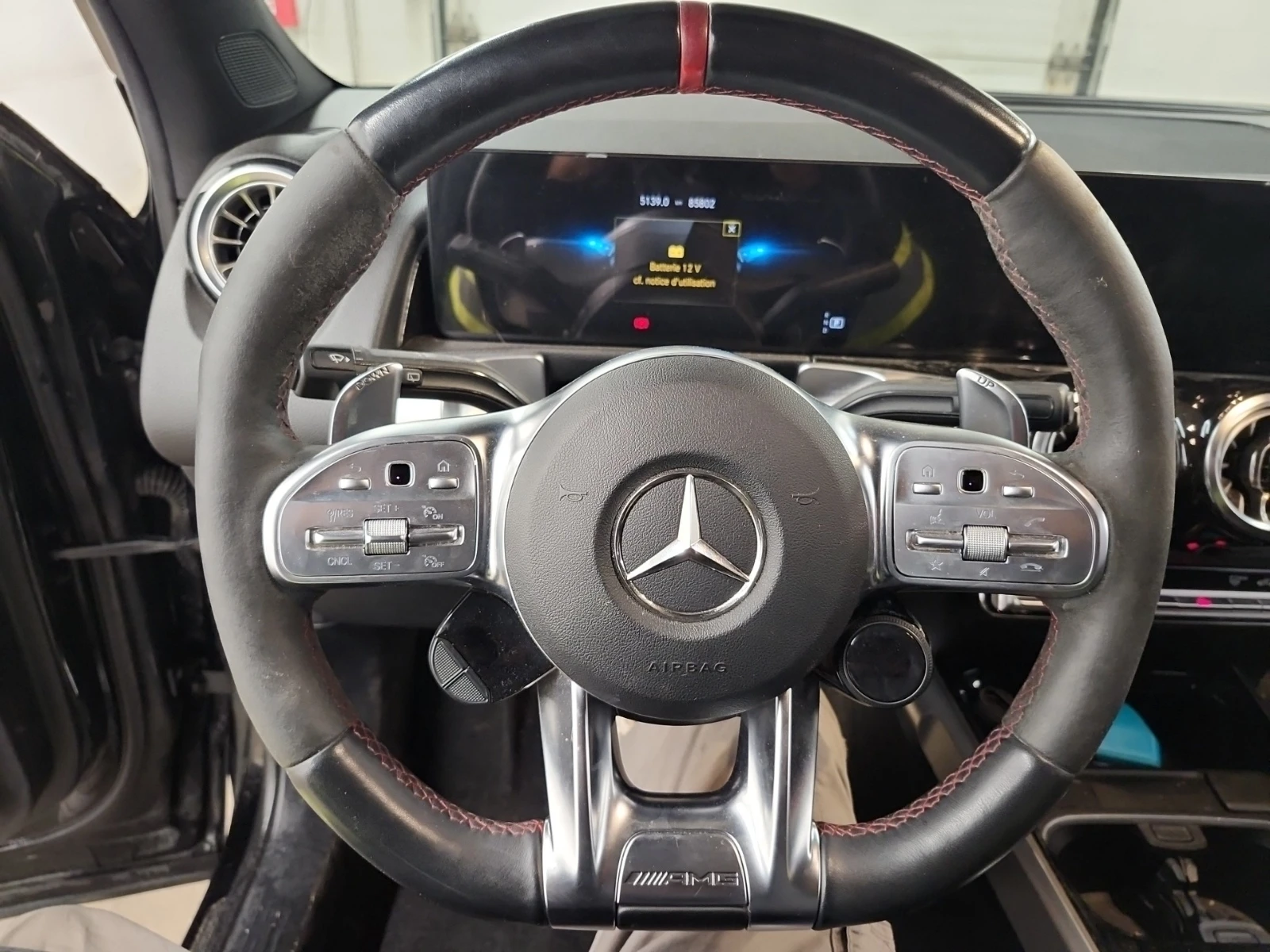 Mercedes-Benz GLB35AMG 4MATIC SUV, снимка 14 - Автомобили и джипове - 54459708