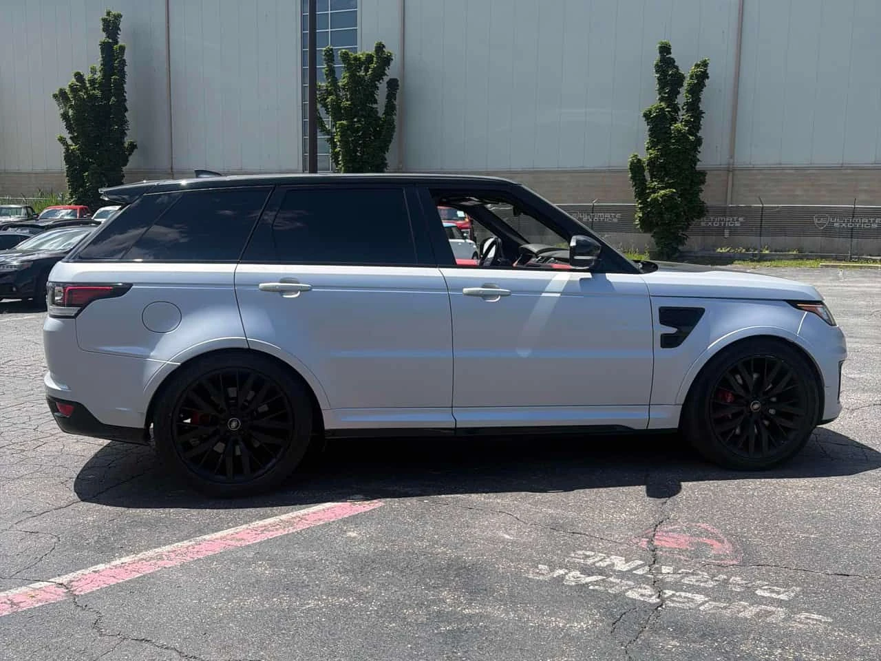 Land Rover Range Rover Sport * SVR * CARFAX * ОПЦИЯ ЗА ФИНАНСИРАНЕ, снимка 3 - Автомобили и джипове - 55312008