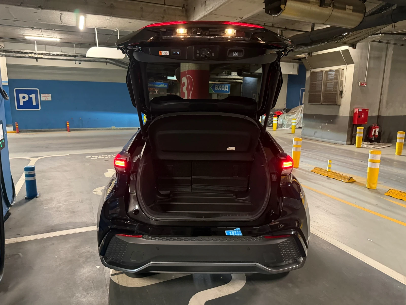 Toyota C-HR 2.0HEV/197HP/GR-SPORT/AWD/360/NAVI/CPLAY/��������/ | Mobile.bg � ����������� 16