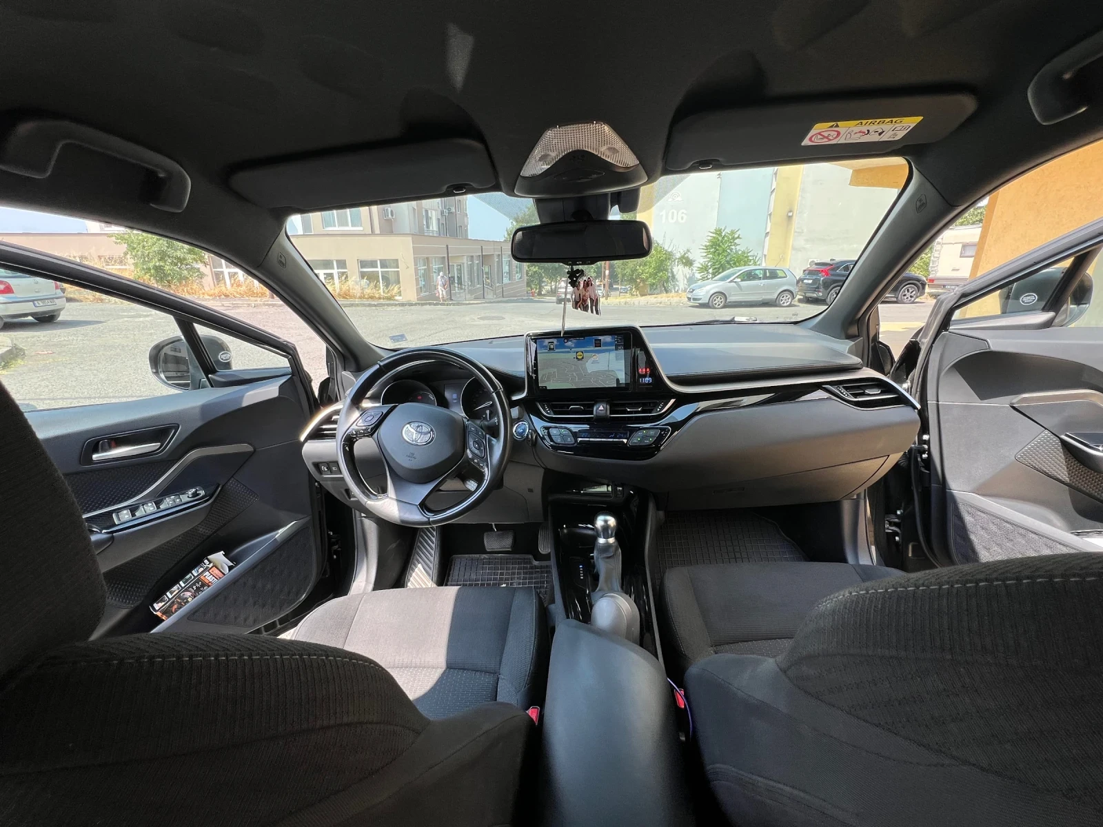Toyota C-HR 1.8 hybrid, снимка 4 - Автомобили и джипове - 55459725