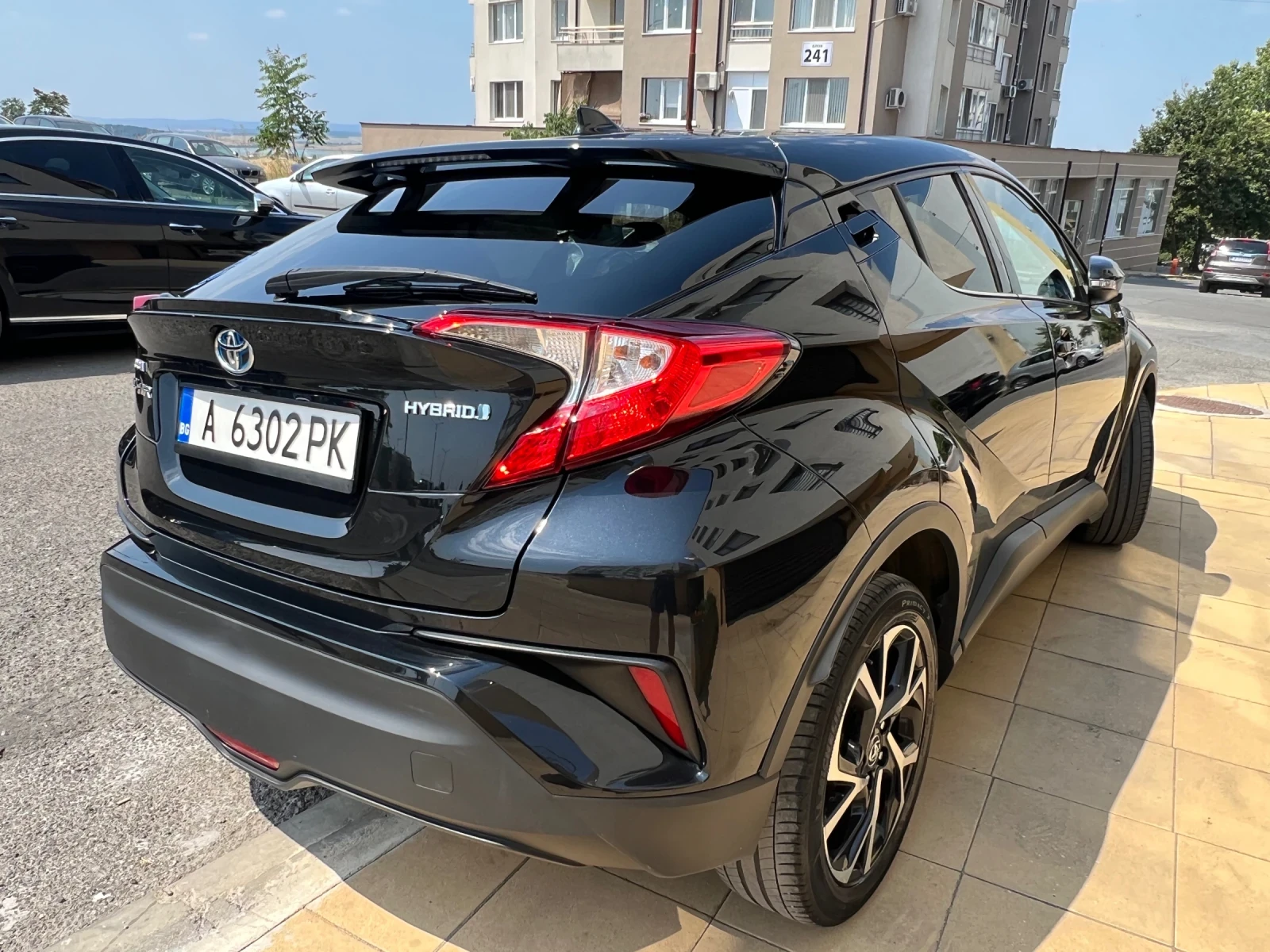 Toyota C-HR 1.8 hybrid, снимка 2 - Автомобили и джипове - 55459725