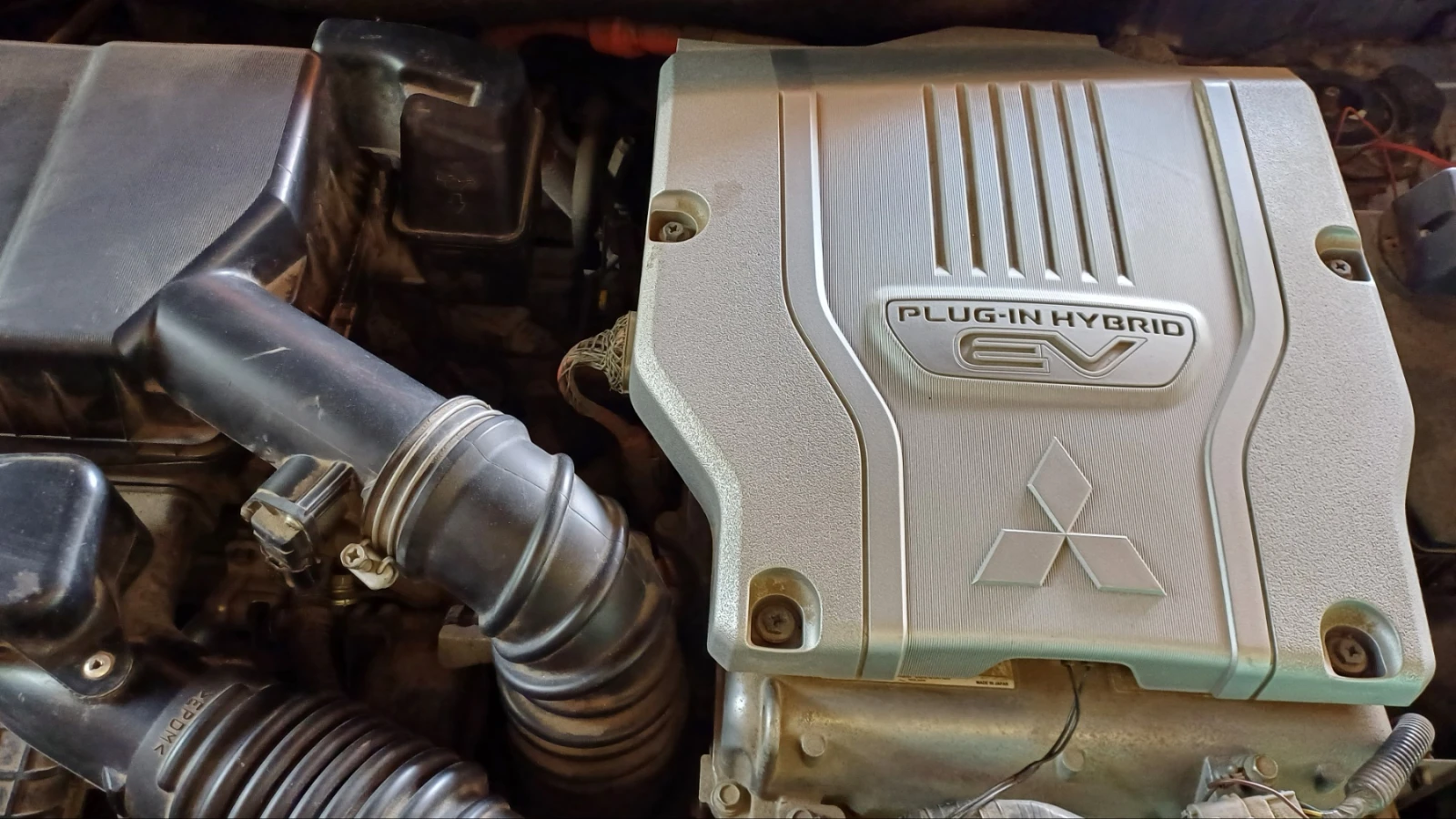 Mitsubishi Outlander, снимка 13 - Автомобили и джипове - 55725611