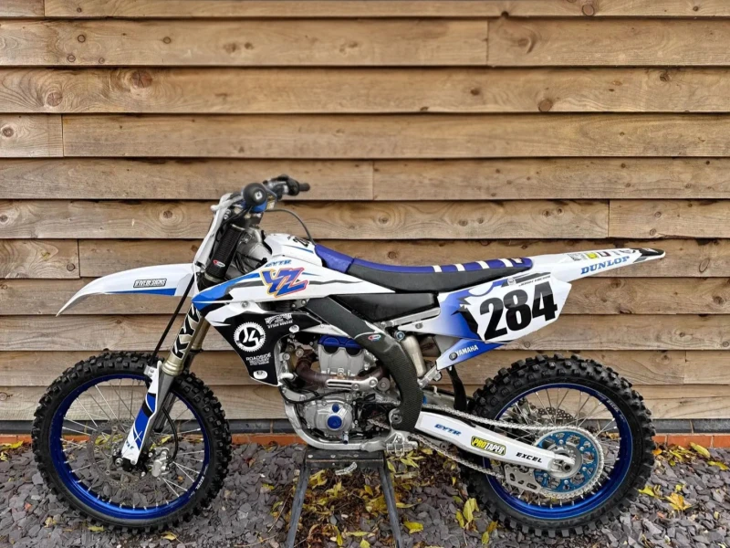 Yamaha Yzf 250/СТАРТЕР/ВРЪЗКА С ТЕЛЕФОНА/ЛИЗИНГ, снимка 2 - Мотоциклети и мототехника - 52447131