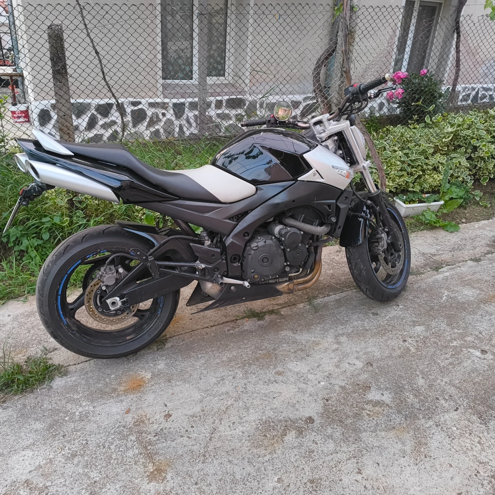 Suzuki Gsr 600