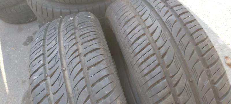 Гуми Летни 205/70R15, снимка 2 - Гуми и джанти - 35134499