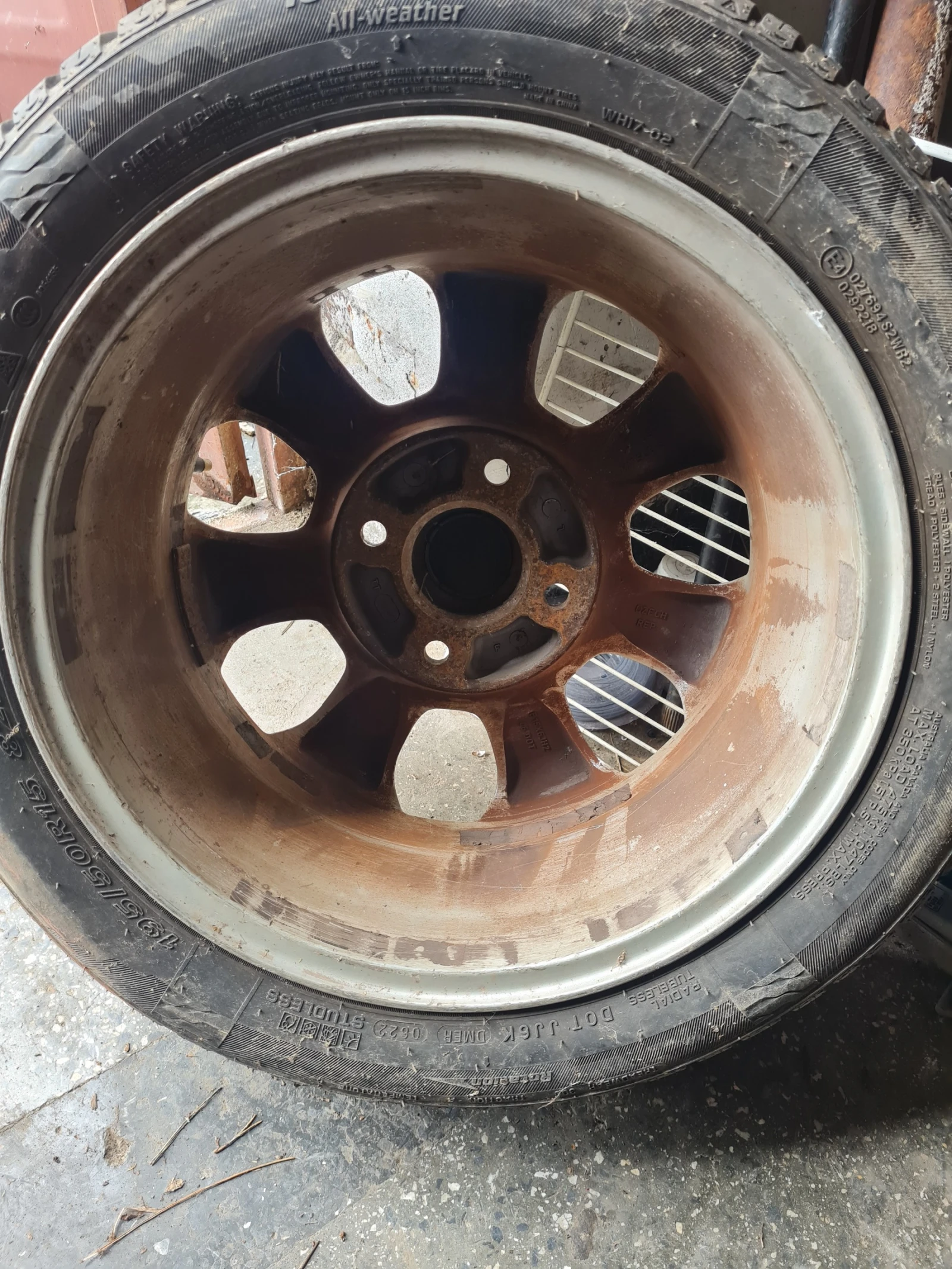 Джанти за Mitsubishi Colt, снимка 3 - Гуми и джанти - 53763313