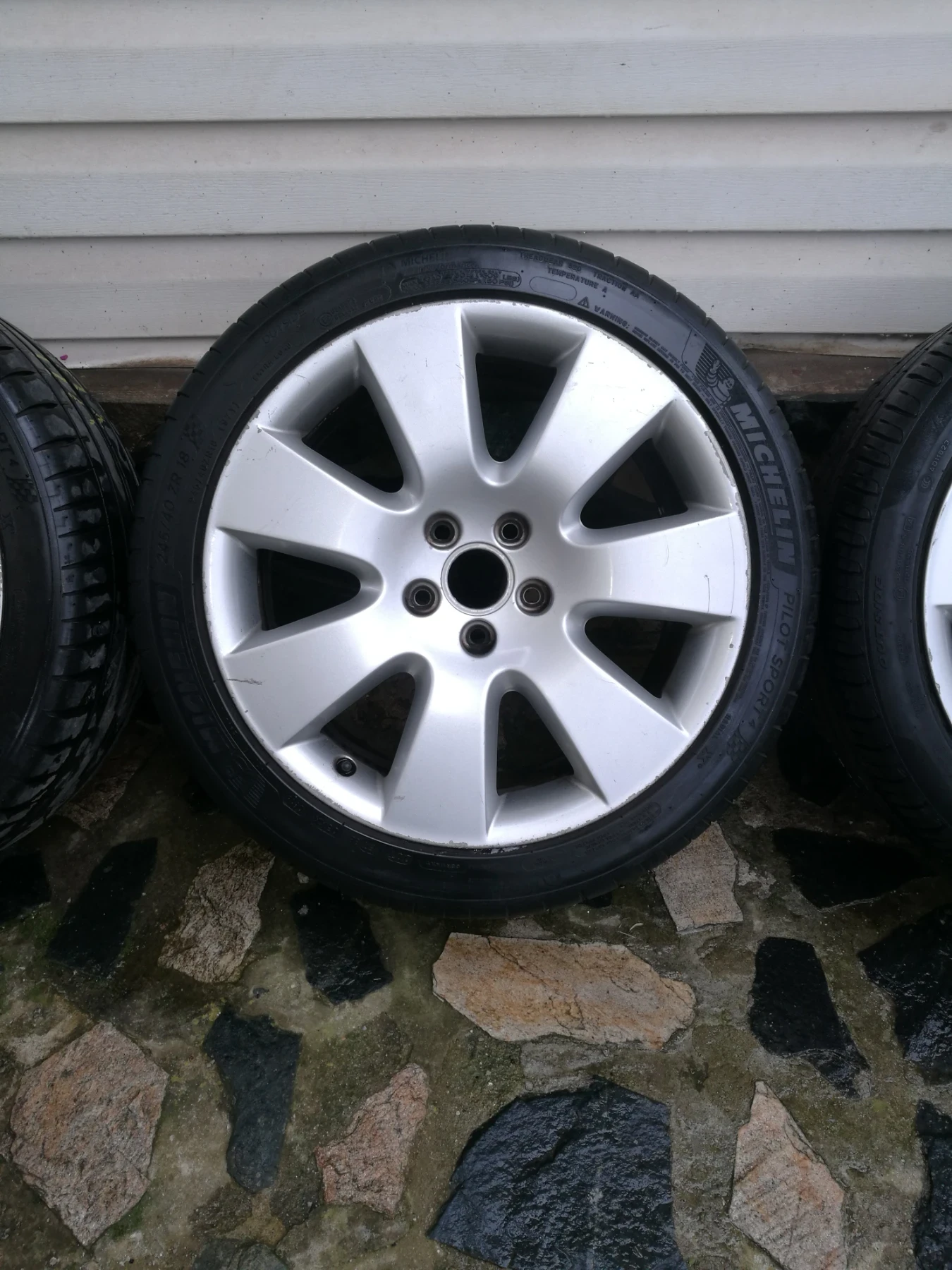 Гуми с джанти Michelin 245/40R18, снимка 3 - Гуми и джанти - 53935461