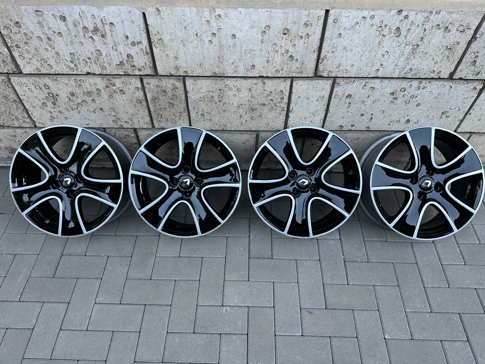 Джанти за Renault Clio, снимка 3 - Гуми и джанти - 56011163