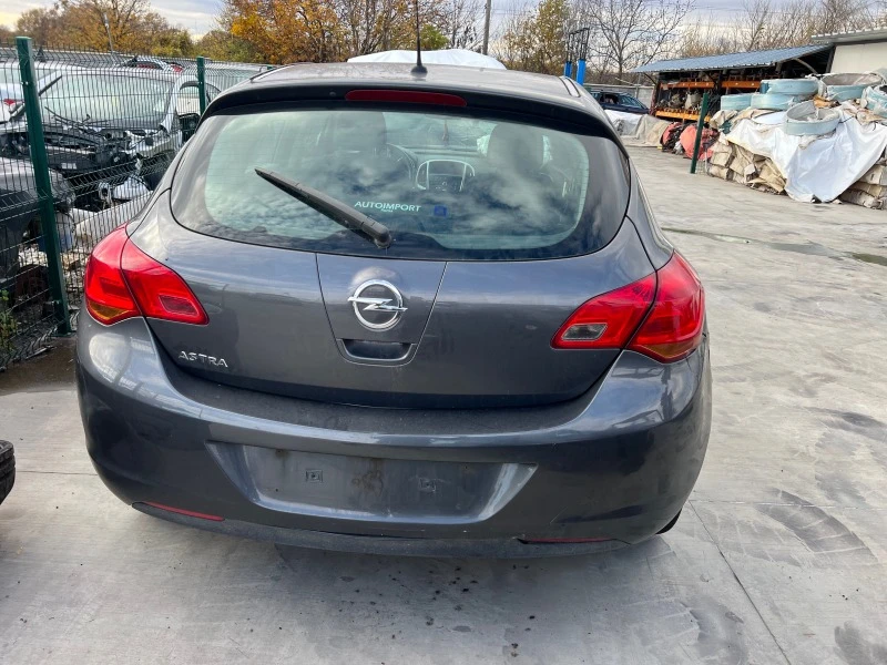 Opel Astra 1.7 d, снимка 2 - Автомобили и джипове - 38783210