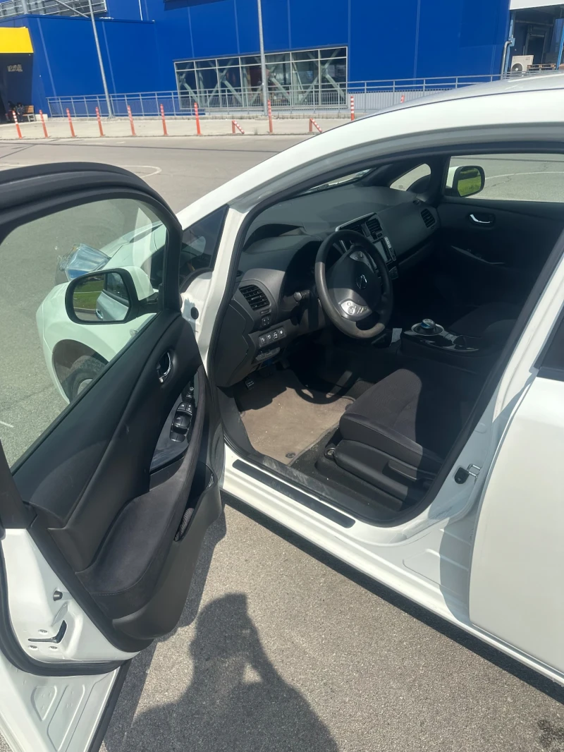 Nissan Leaf , снимка 2 - Автомобили и джипове - 52412516