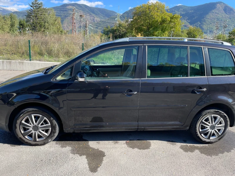 VW Touran, снимка 9 - Автомобили и джипове - 47410904