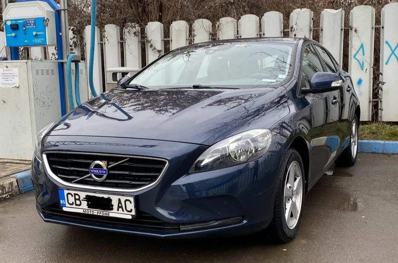 Volvo V40, снимка 13 - Автомобили и джипове - 48894200