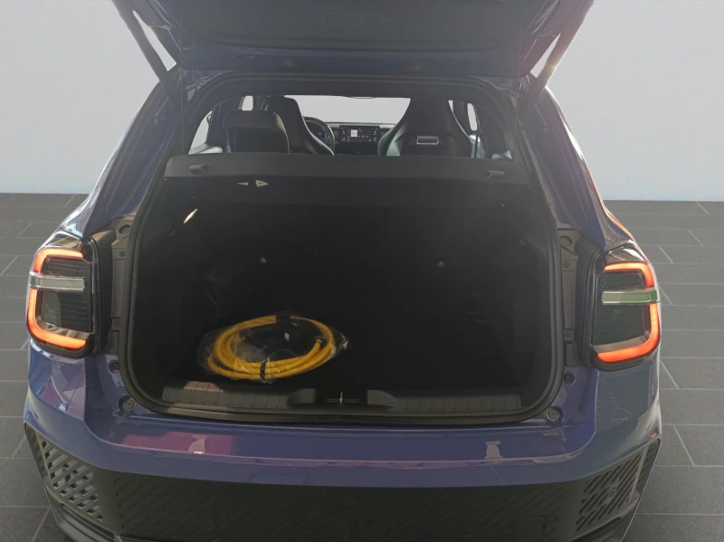 Abarth 600 ABARTH 600e SCORPIONISSIMA 207 kW 280 hp 344 km, снимка 16 - Автомобили и джипове - 52413245