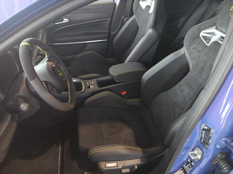 Abarth 600 ABARTH 600e SCORPIONISSIMA 207 kW 280 hp 344 km, снимка 9 - Автомобили и джипове - 52413245