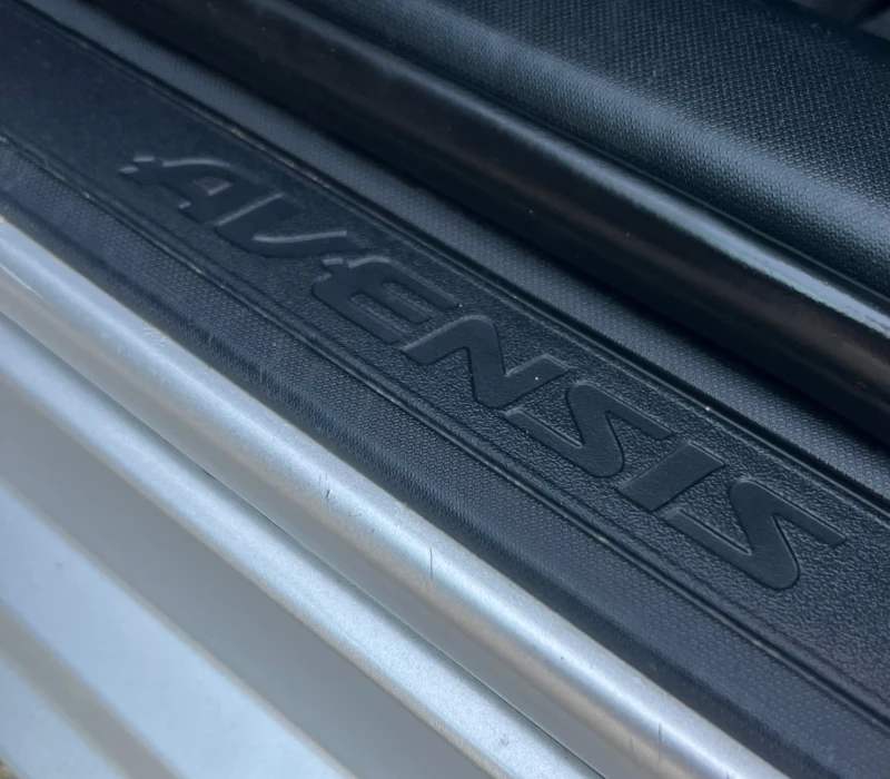 Toyota Avensis 1.6, снимка 7 - Автомобили и джипове - 51739875