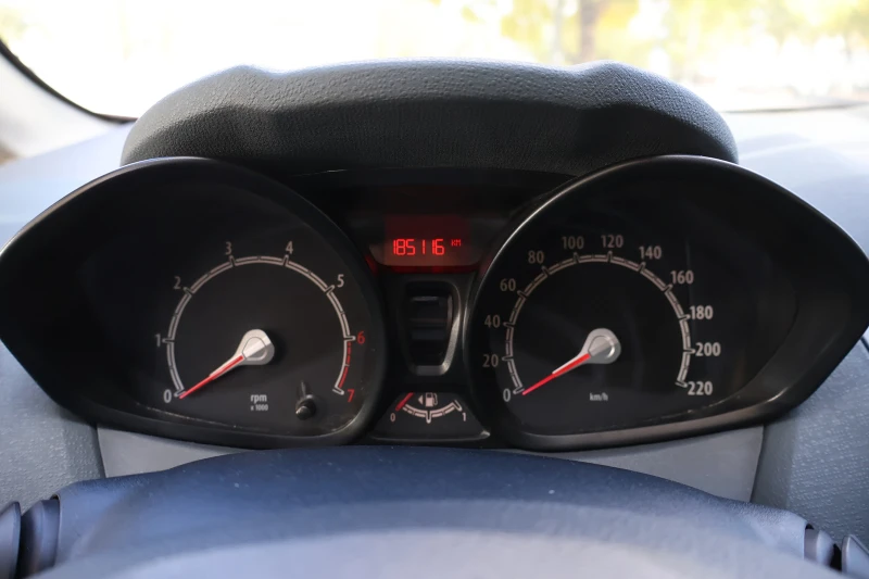 Ford Fiesta, снимка 10 - Автомобили и джипове - 52419203
