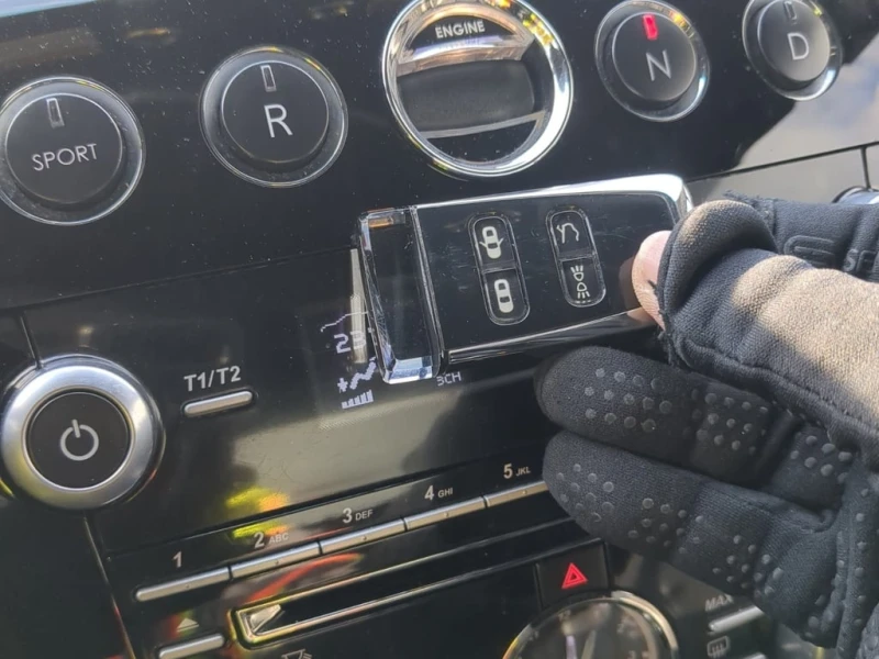 Aston Martin V8 Vantage * S * CARFAX * БЕЗ ПЪРВОНАЧАЛНА ВНОСКА, снимка 8 - Автомобили и джипове - 52807174