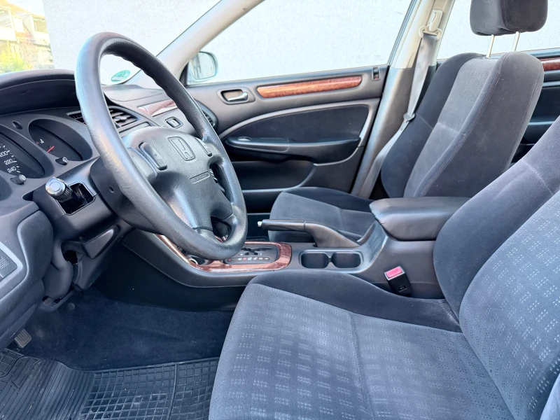 Honda Accord Първи собственик уникален автомобил 2.2 154 кс, снимка 8 - Автомобили и джипове - 53114402