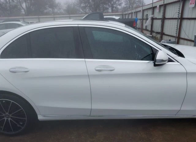 Mercedes-Benz C 300 Face* Налични всички части* Подгрев* Пано* , снимка 7 - Автомобили и джипове - 49113209